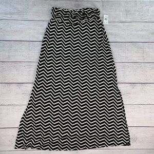 Vanity sz Junior Large Skirt Maxi Pull on Style Black White Chevron New NWT